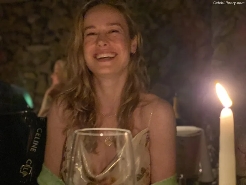 Brie Larson photo 1 of 1086