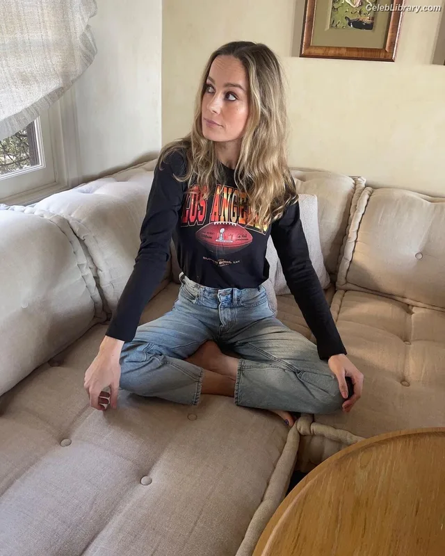 Brie Larson photo 4 of 1086