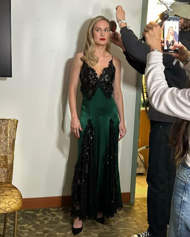 Brie Larson photo 17 of 1086