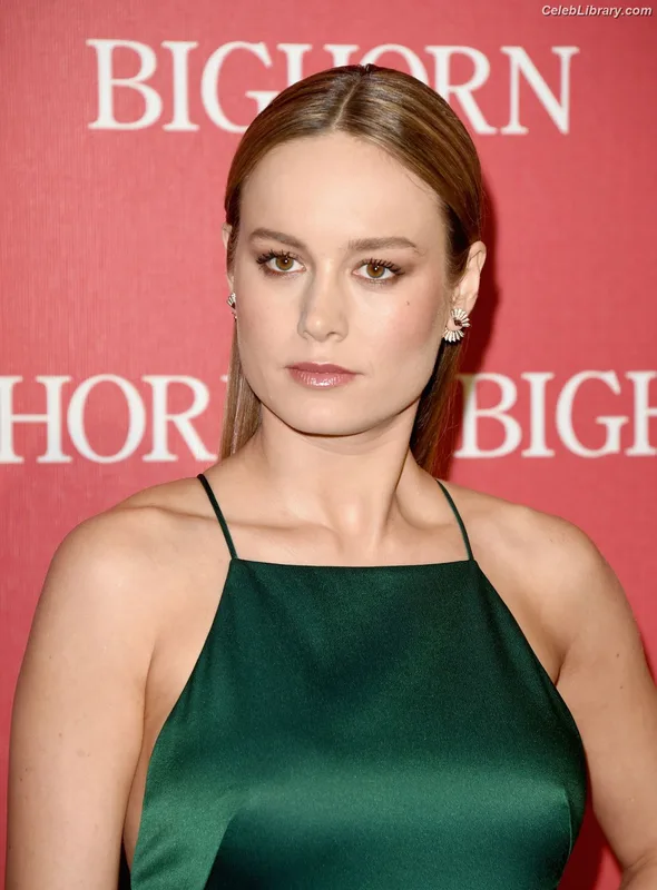 Brie Larson photo 22 of 1086