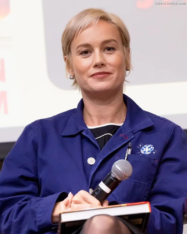 Brie Larson photo 23 of 1086