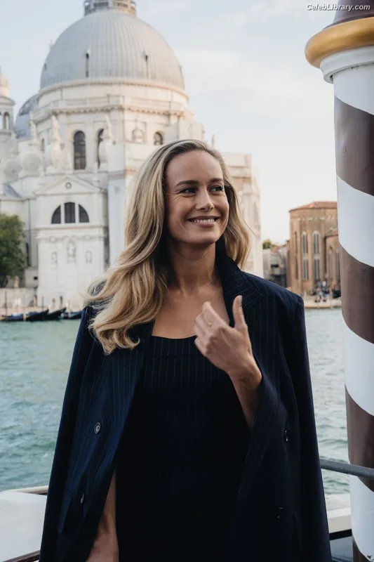 Brie Larson photo 9 of 1086