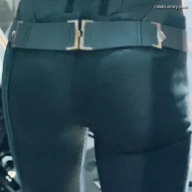 Brie Larson photo 7 of 1086