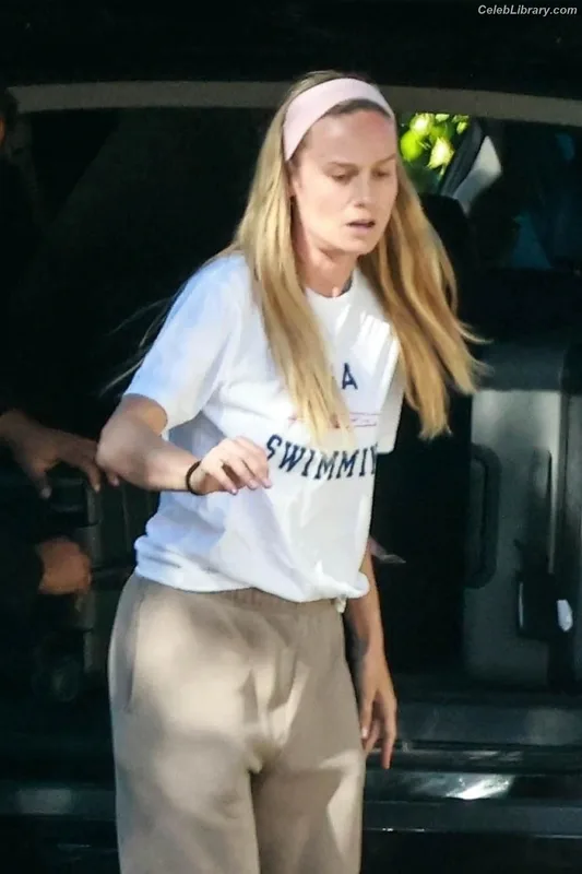 Brie Larson photo 15 of 1086
