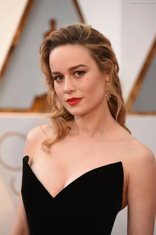 Brie Larson photo 16 of 1086