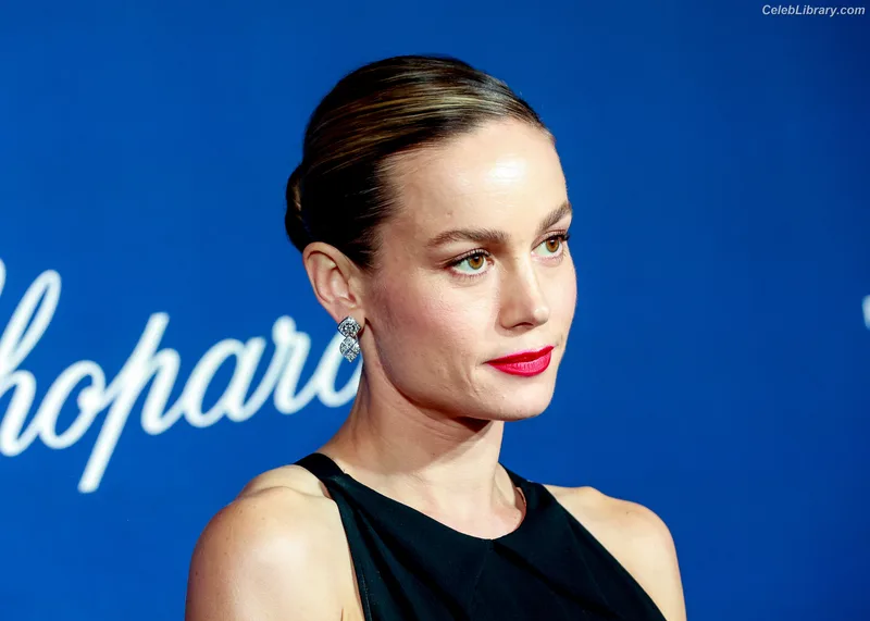 Brie Larson photo 7 of 1086