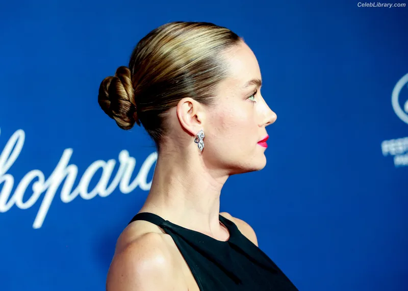 Brie Larson photo 9 of 1086