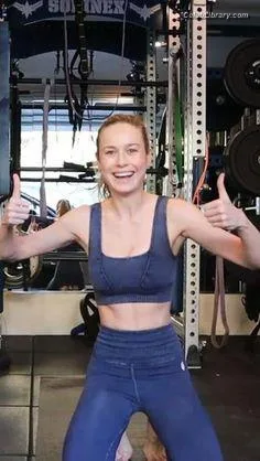 Brie Larson photo 16 of 1086