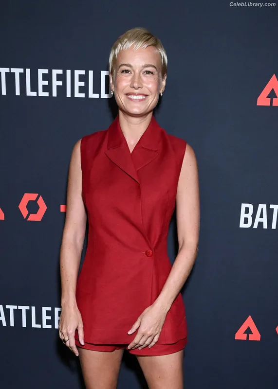 Brie Larson photo 2 of 1086