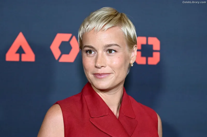 Brie Larson photo 5 of 1086