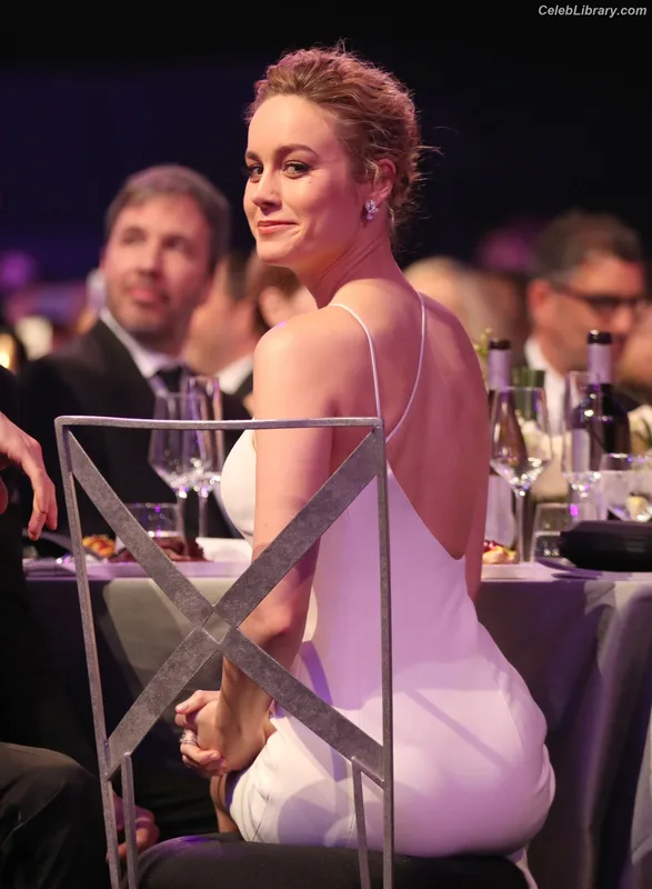 Brie Larson photo 21 of 1086