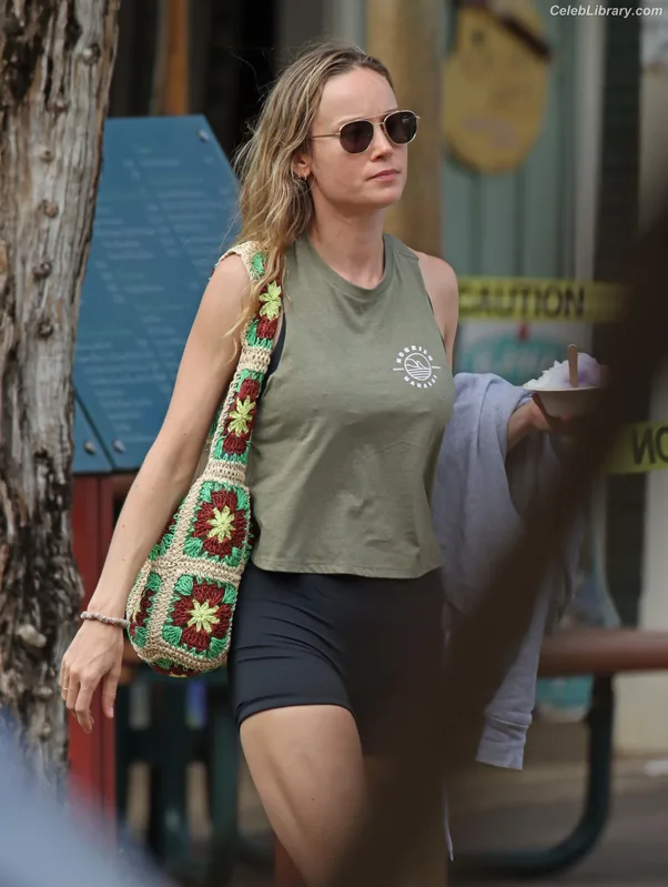 Brie Larson photo 14 of 1086