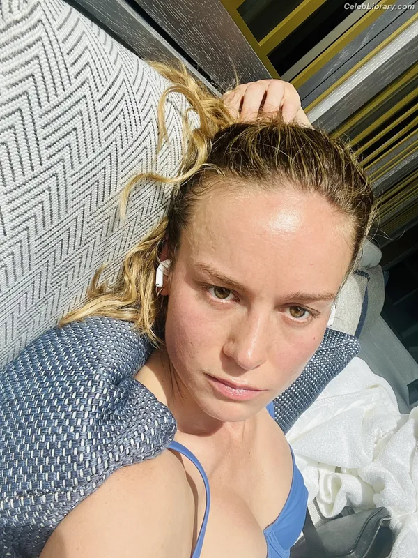 Brie Larson photo 17 of 1086