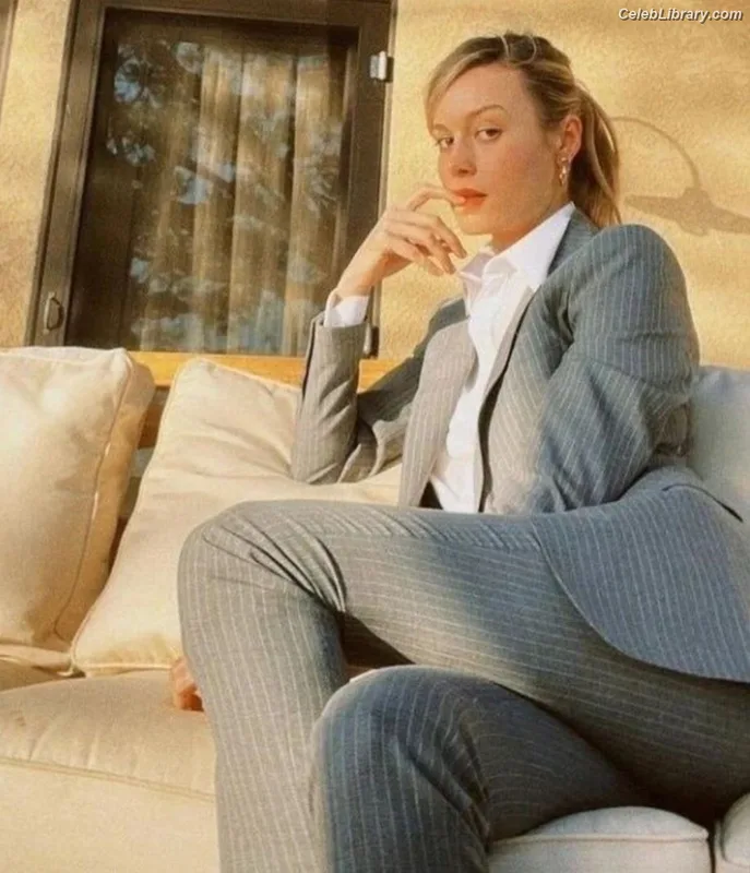 Brie Larson photo 18 of 1086
