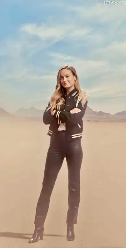 Brie Larson photo 23 of 1086