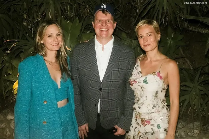 Brie Larson photo 6 of 1086