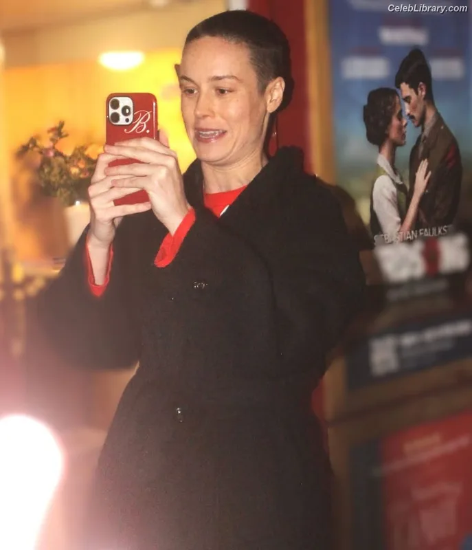 Brie Larson photo 10 of 1086