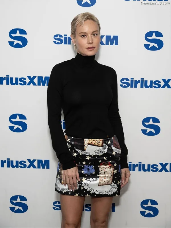 Brie Larson photo 23 of 1086