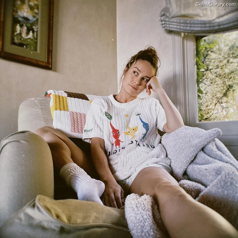 Brie Larson photo 12 of 1086
