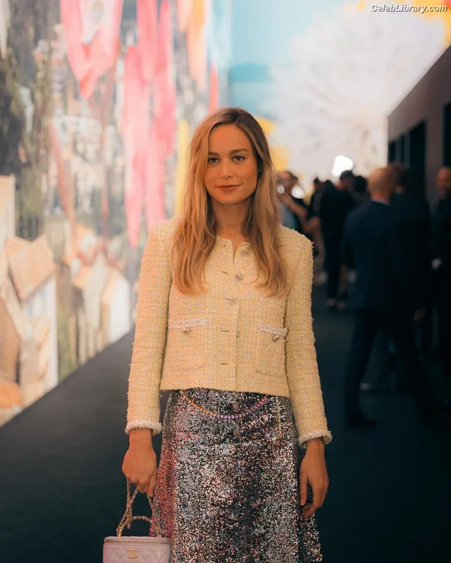 Brie Larson photo 19 of 1086