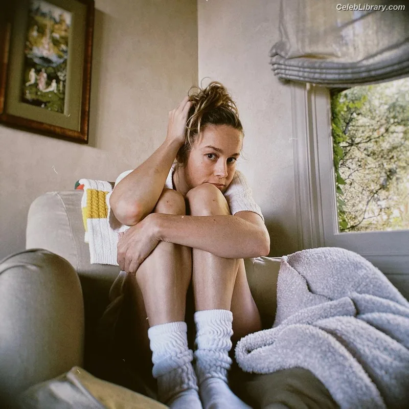 Brie Larson photo 21 of 1086