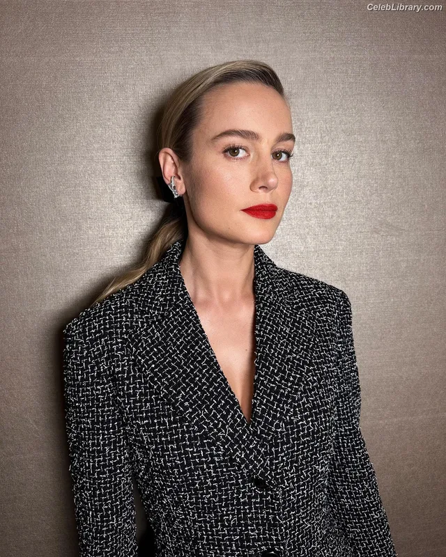 Brie Larson photo 23 of 1086