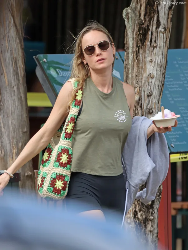 Brie Larson photo 24 of 1086