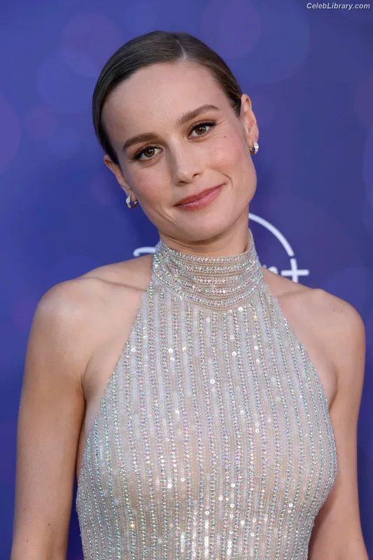 Brie Larson photo 9 of 1086