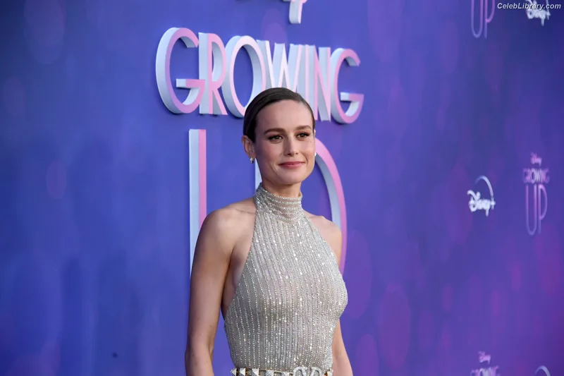 Brie Larson photo 24 of 1086