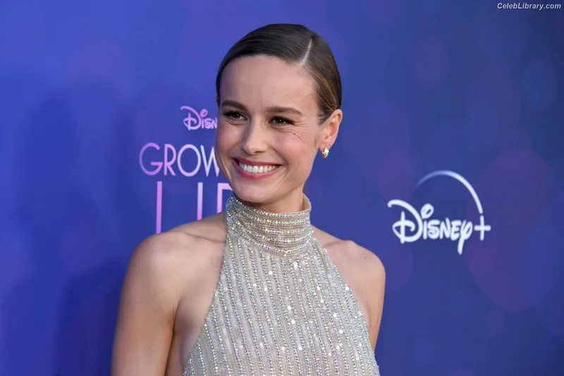 Brie Larson photo 6 of 1086