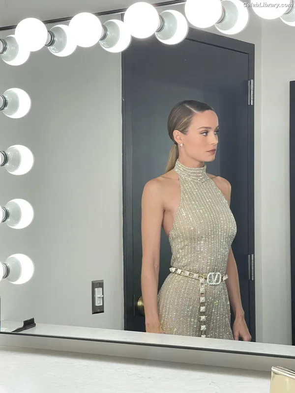 Brie Larson photo 11 of 1086