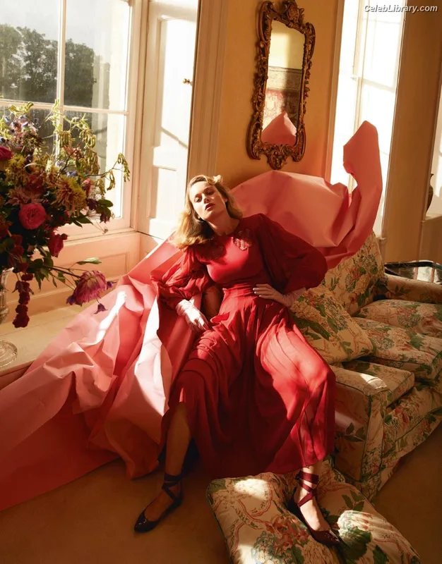 Brie Larson photo 9 of 1086