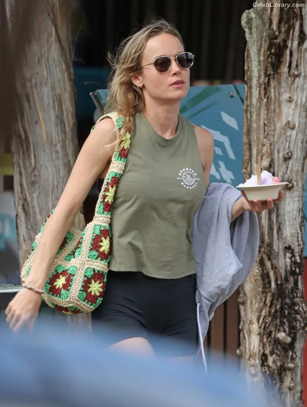 Brie Larson photo 15 of 1086