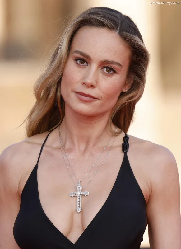 Brie Larson photo 20 of 1086