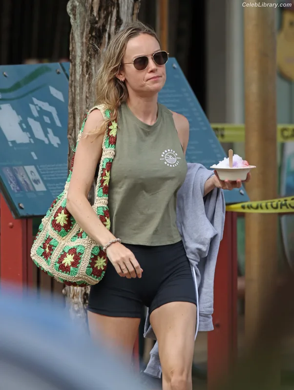 Brie Larson photo 5 of 1086