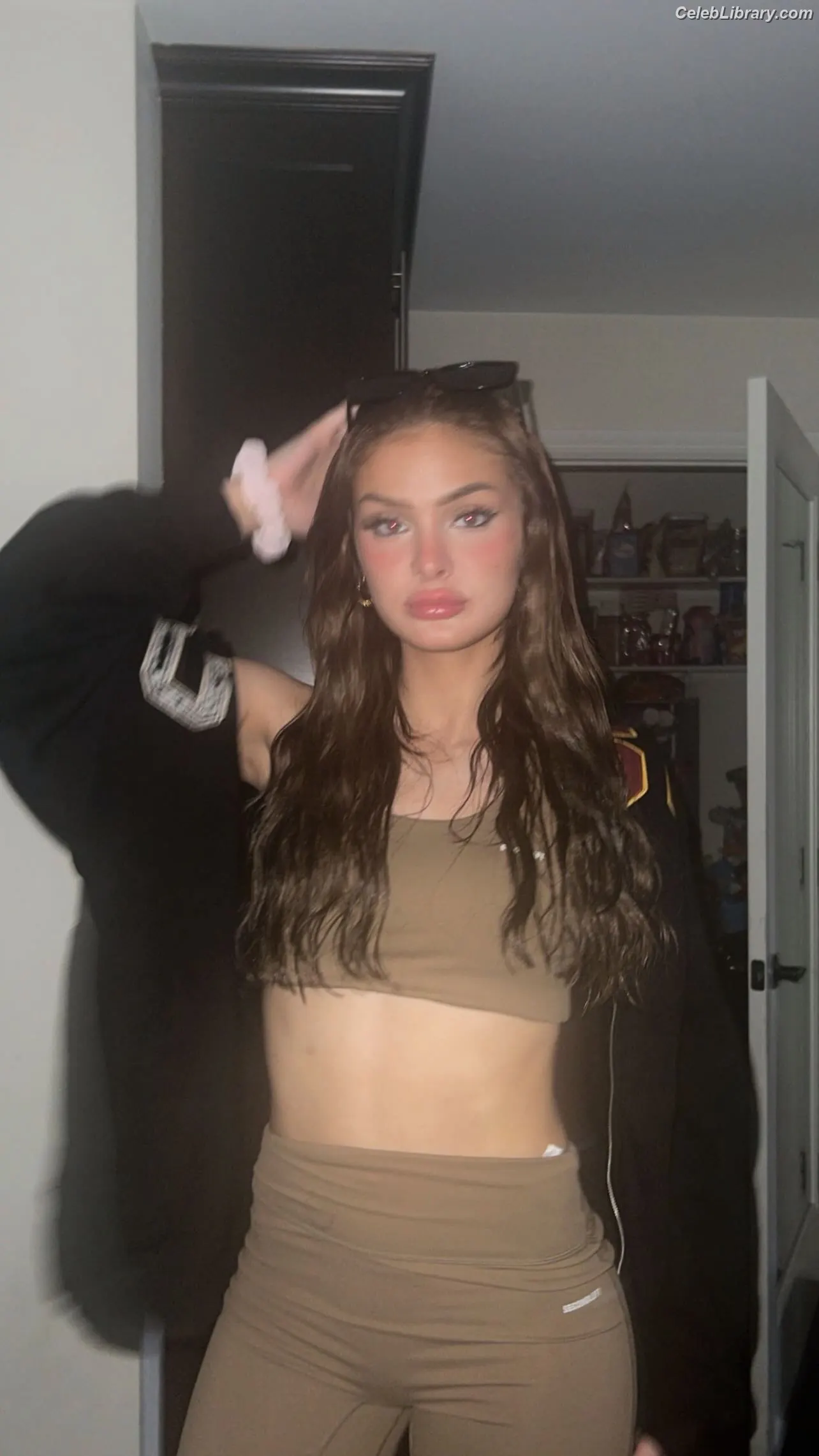 Brighton Sharbino photo 12 of 976