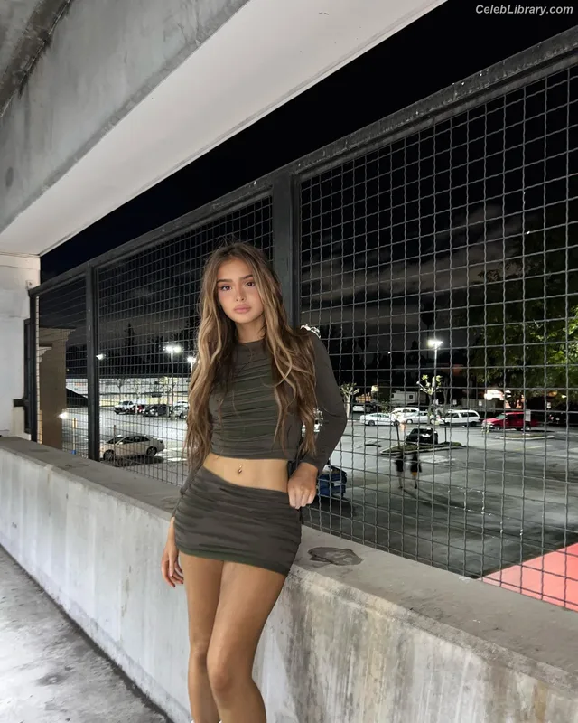 Brighton Sharbino photo 4 of 977