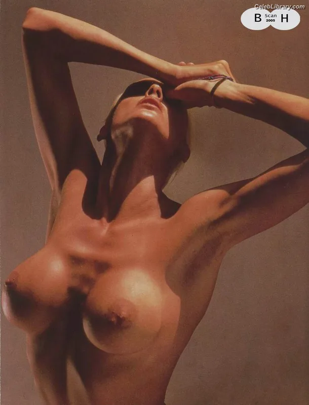 Brigitte Nielsen photo 3 of 18