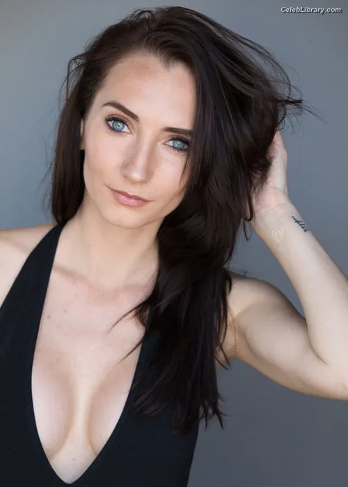 Britanni Johnson photo 3 of 54