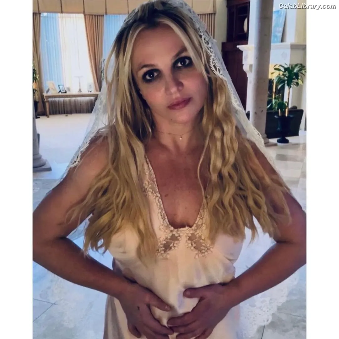 Britney Spears photo 12 of 1688