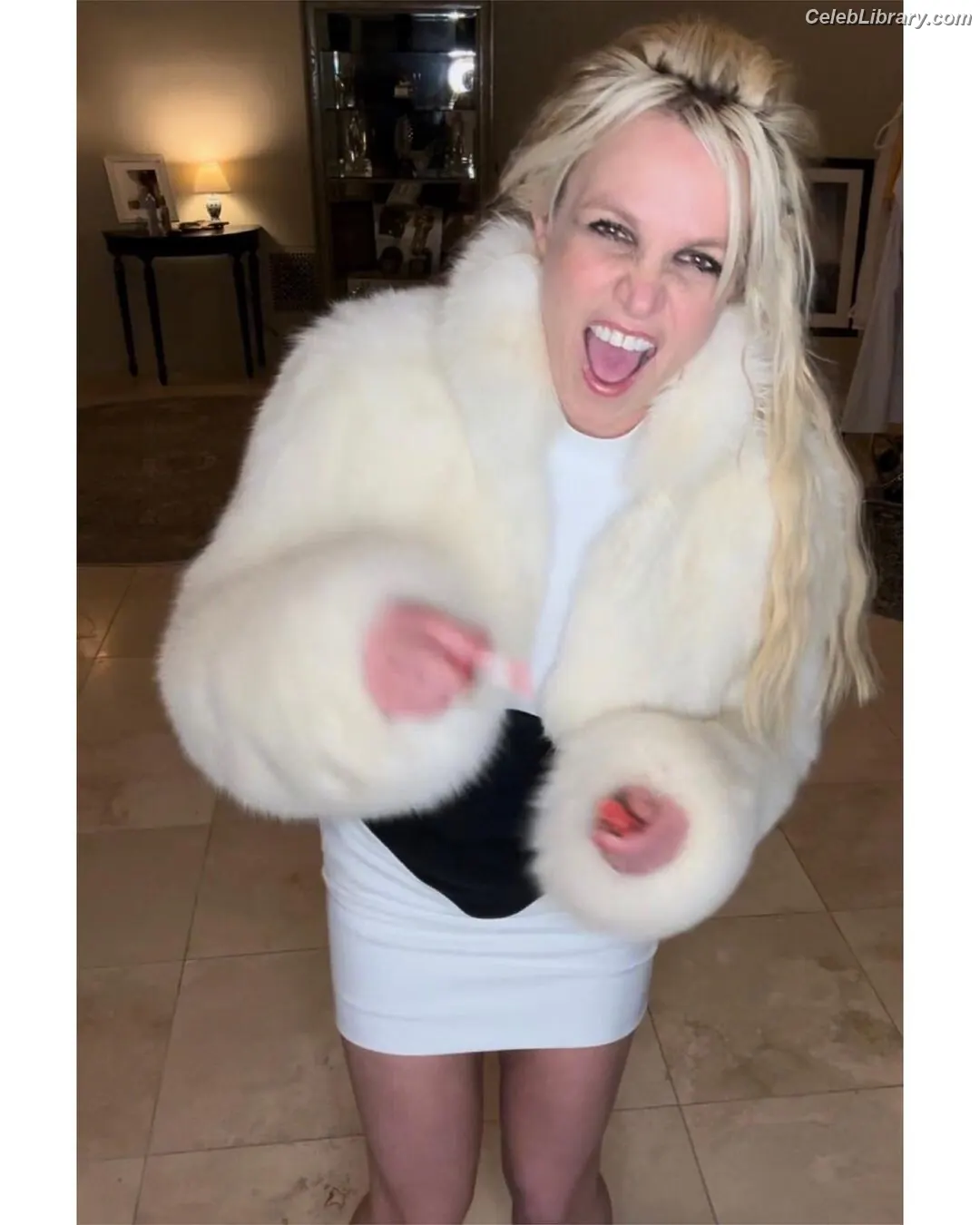 Britney Spears photo 8 of 1688