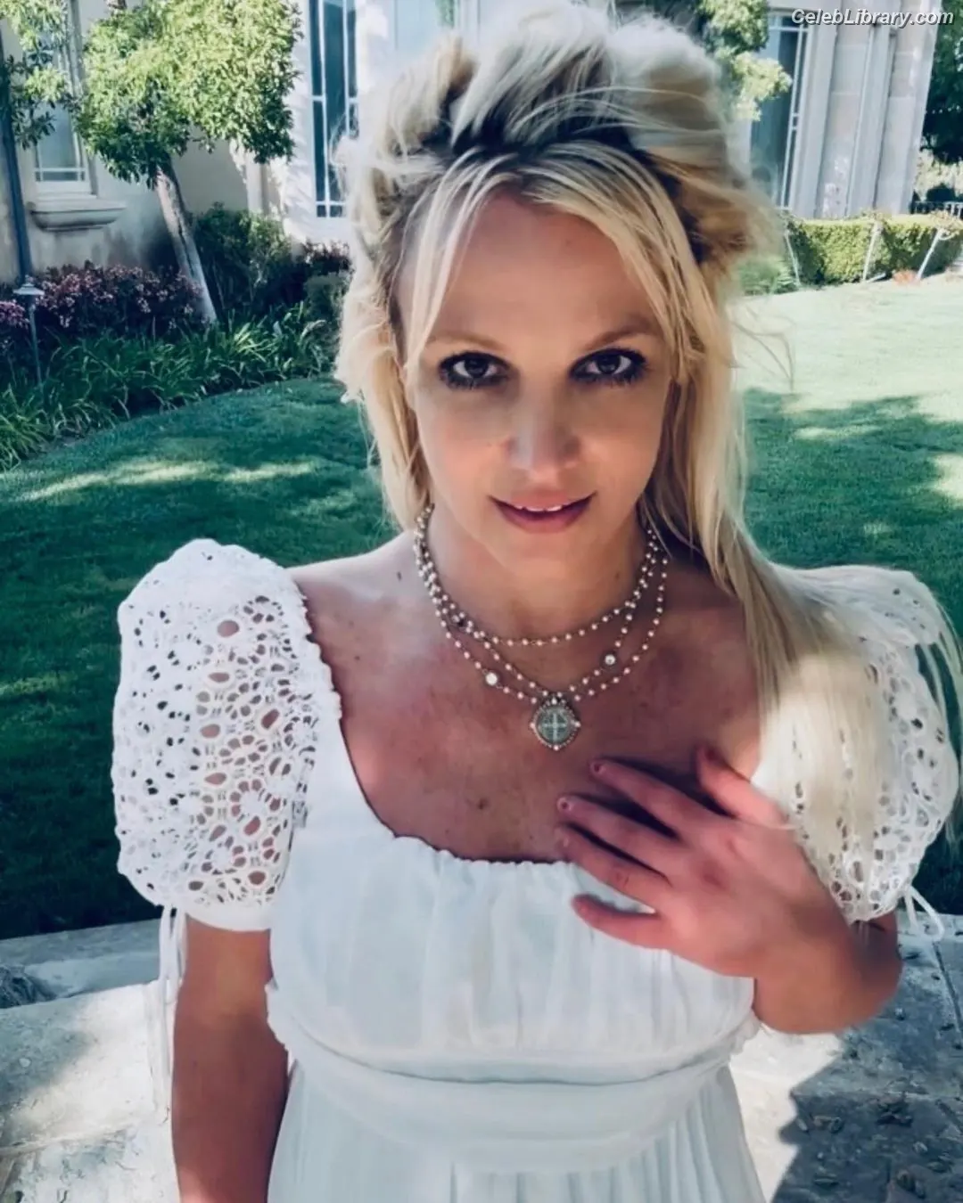 Britney Spears photo 18 of 1688