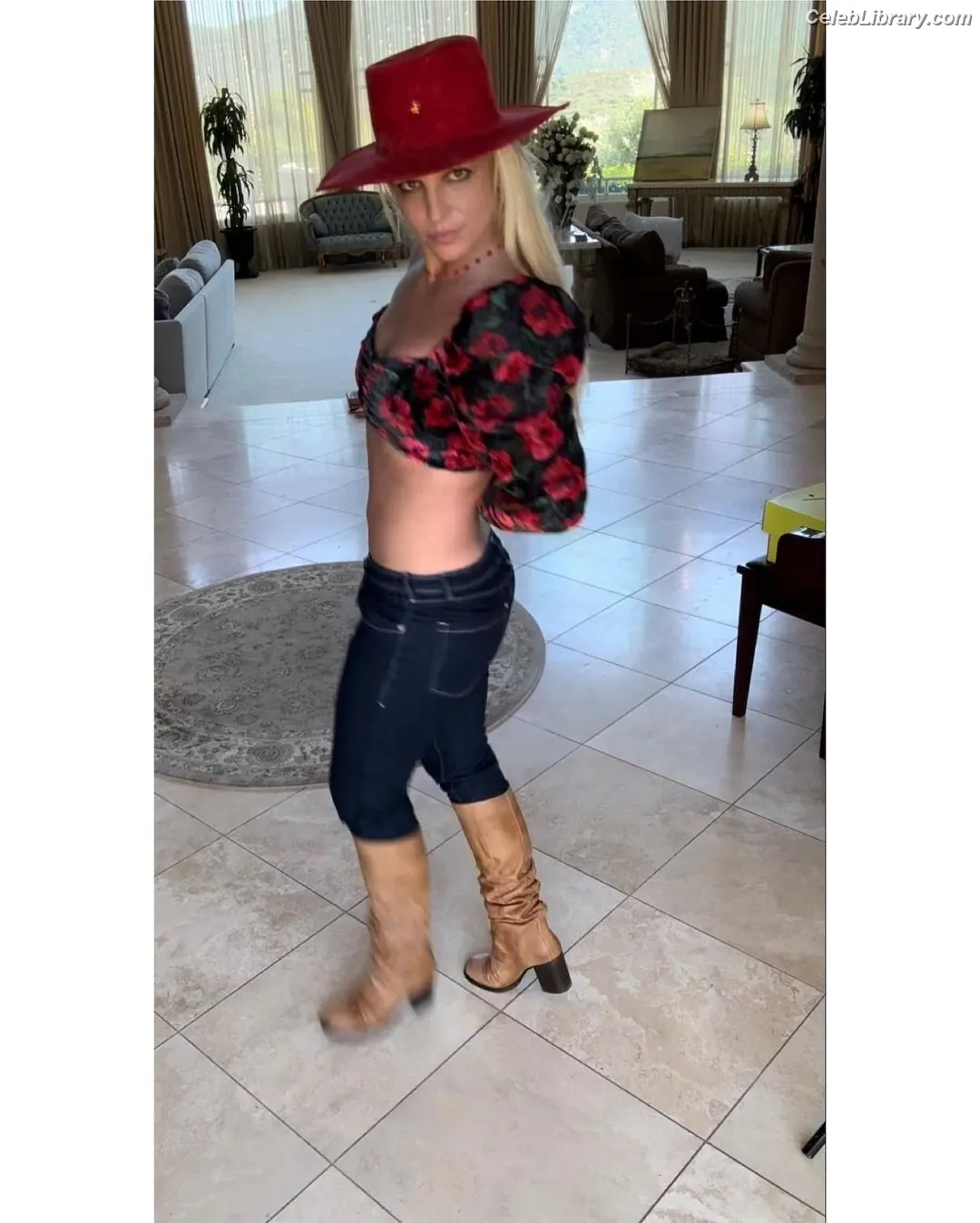 Britney Spears photo 16 of 1688