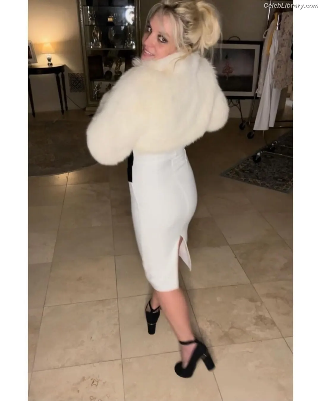 Britney Spears photo 21 of 1688