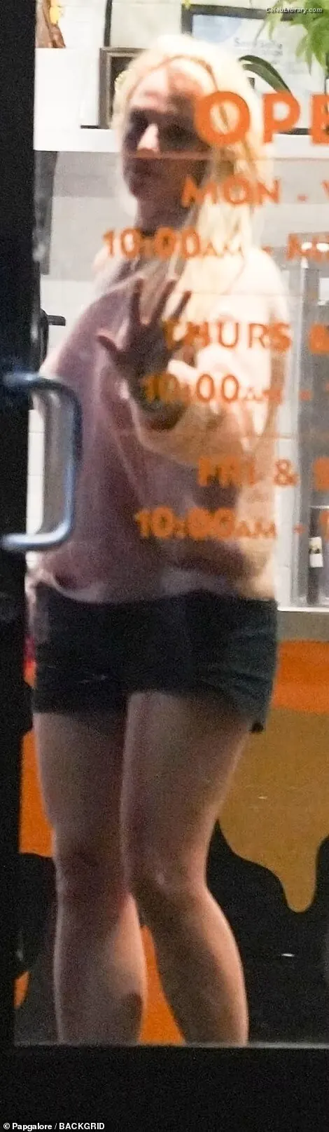 Britney Spears photo 1 of 1688