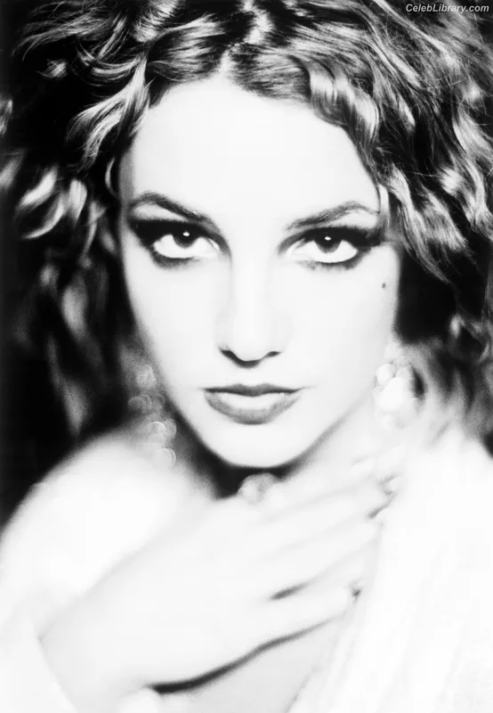 Britney Spears photo 4 of 1689