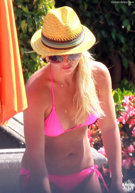 Britney Spears photo 17 of 1689