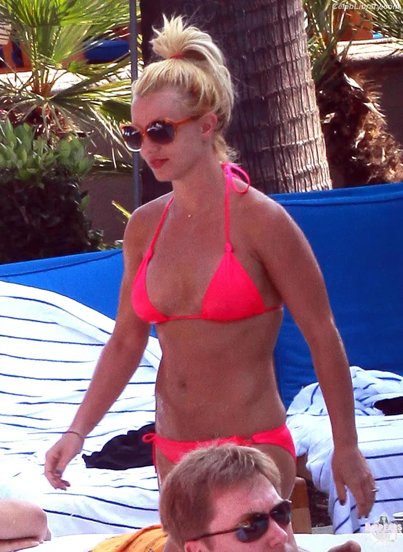 Britney Spears photo 21 of 1689