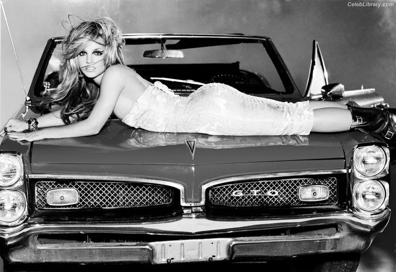 Britney Spears photo 10 of 1689