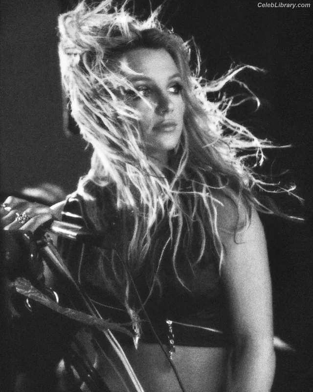 Britney Spears photo 5 of 1689